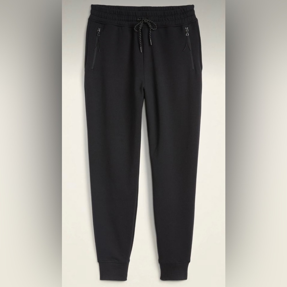 2 pack of Old Navy Dynamic Fleece Joggers - Medium Petite